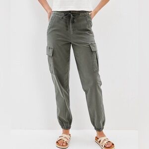 American Eagle Baggy Cargo Jogger in Olive Size 00